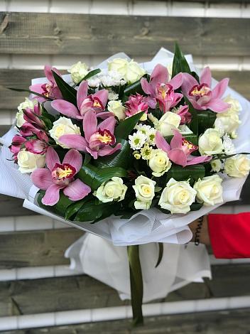 Букет цветов из: Розы и Хризантемы в Соколовом