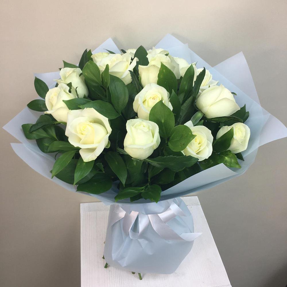 Букет 15 Белых роз Проуд в Соколовом