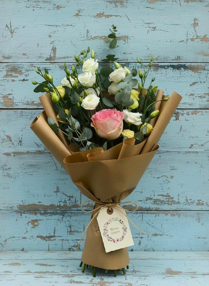 Букет цветов из: Розы и Лизиантусы в Соколовом