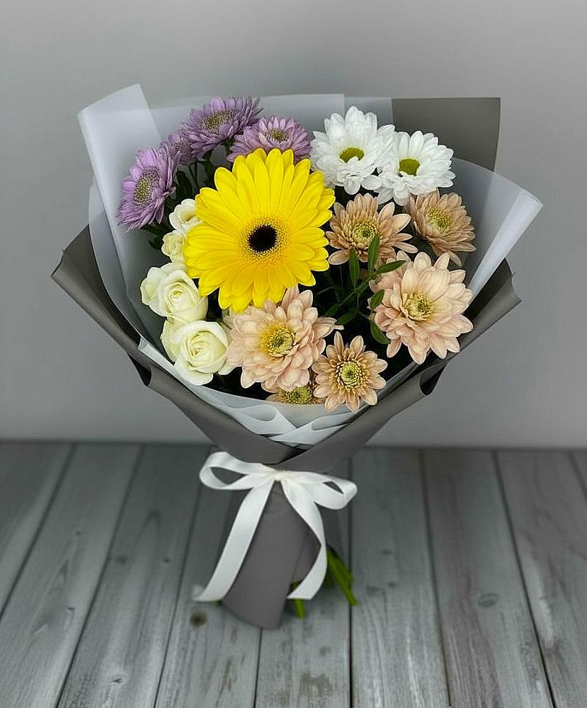 Букет цветов из: Розы, Герберы и Хризантемы в Соколовом
