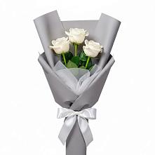 Букет 3 белые розы в Соколовом