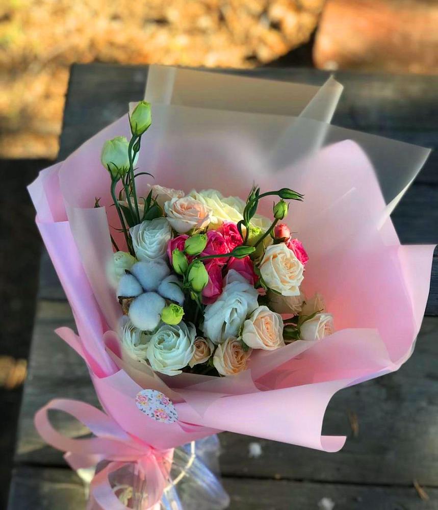 Букет цветов из: Розы и Лизиантусы в Соколовом