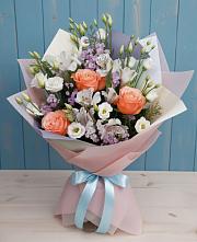 Букет цветов из:  Лизиантусы, Розы, Альстромерии и Гипсофила #REPLACE_PRED# Соколовом