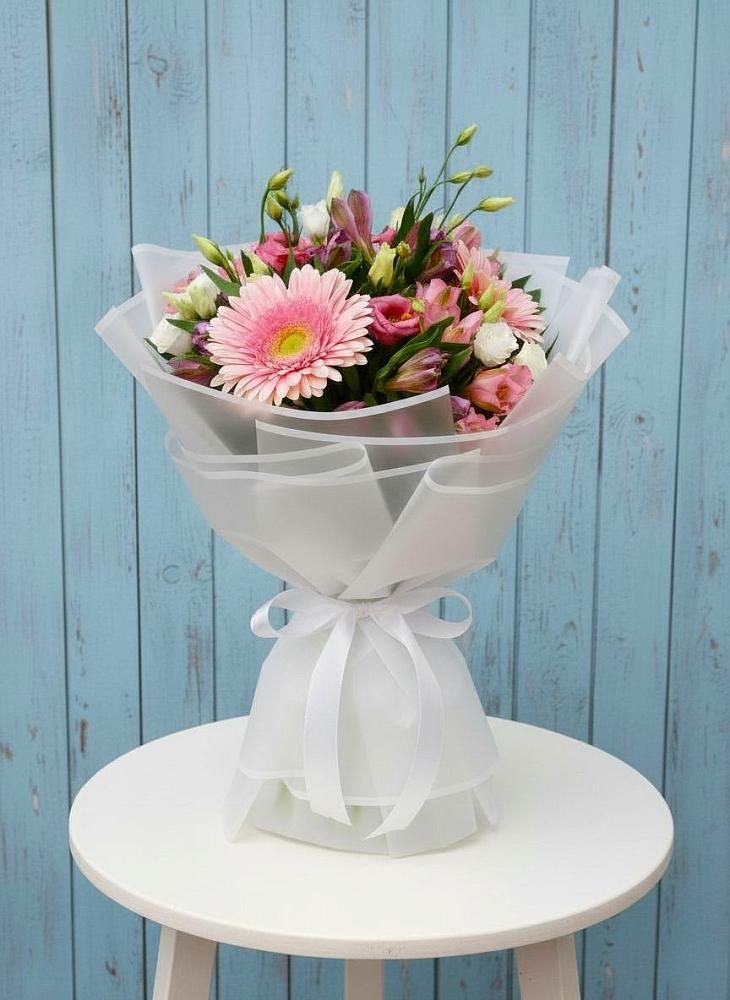 Букет цветов из: Герберы, Альстромерии и Лизиантусы в Соколовом