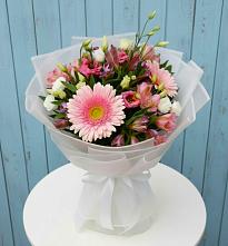Букет цветов из:  Герберы, Альстромерии и Лизиантусы в Соколовом