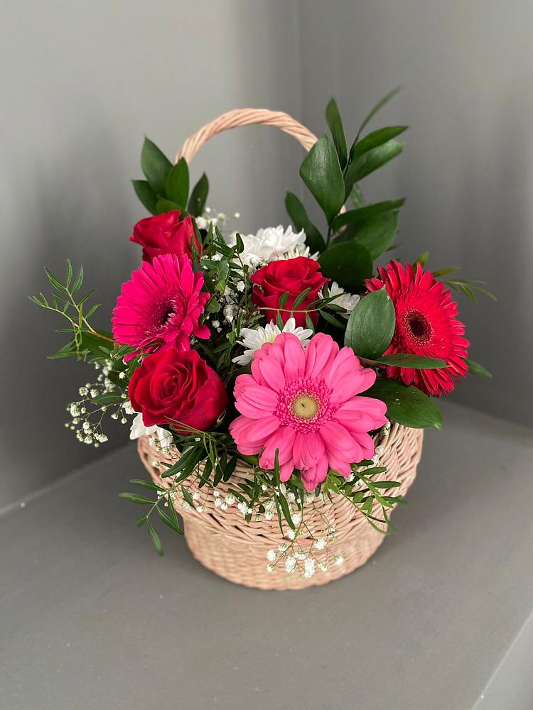 Цветочная композиция из Розы, Хризантемы и Герберы в корзине в Соколовом