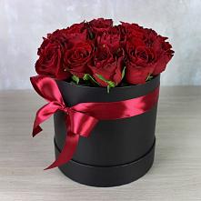 Цветочная композиция из Розы в шляпной коробке в Соколовом
