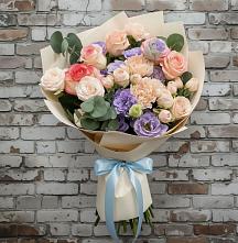 Букет цветов из:  Розы, Лизиантусы и Гвоздики #REPLACE_PRED# Соколовом
