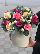 Цветочная композиция из Розы в шляпной коробке в Соколовом