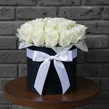 Цветочная композиция из Розы в шляпной коробке в Соколовом