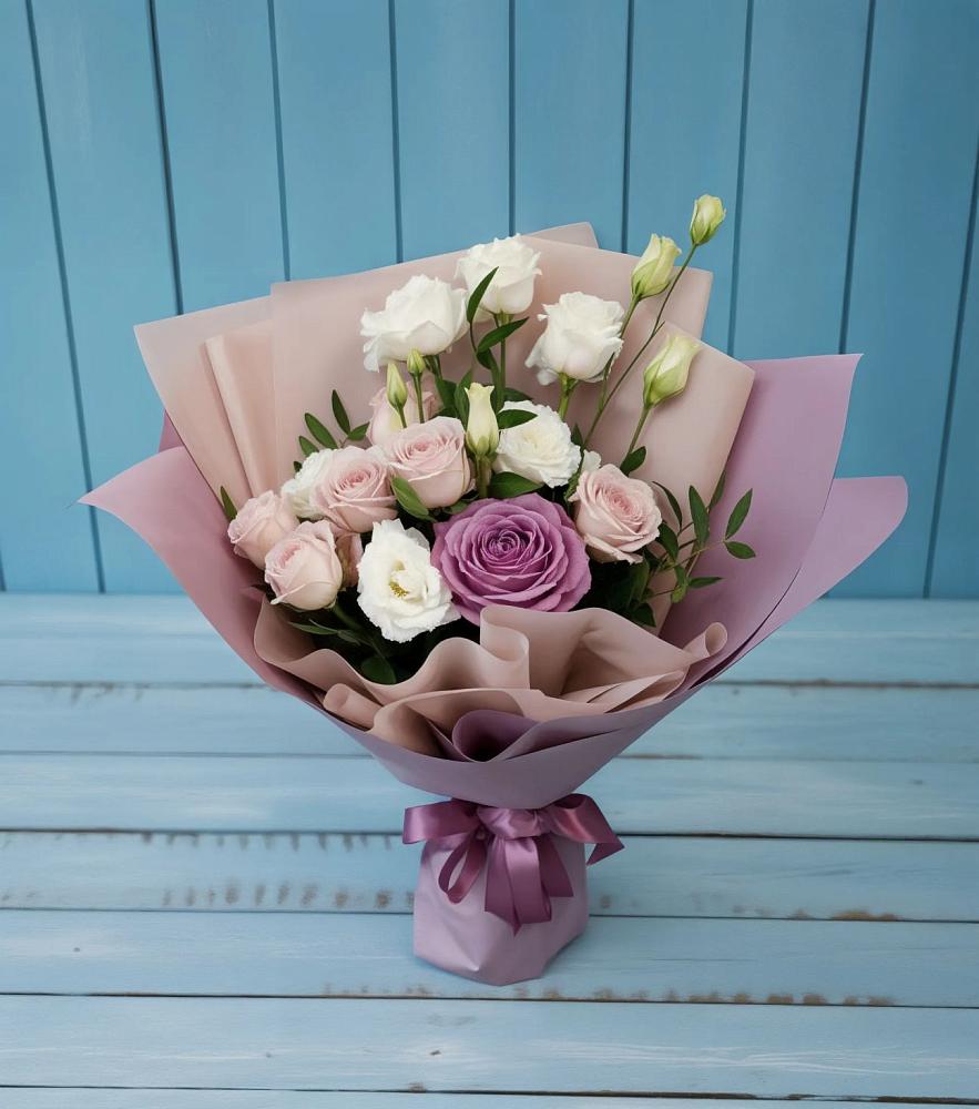 Букет цветов из: Розы и Лизиантусы в Соколовом