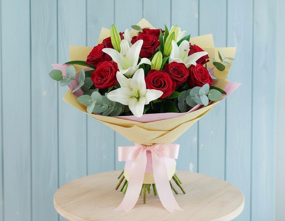 Букет цветов из: Лилии и Розы в Соколовом